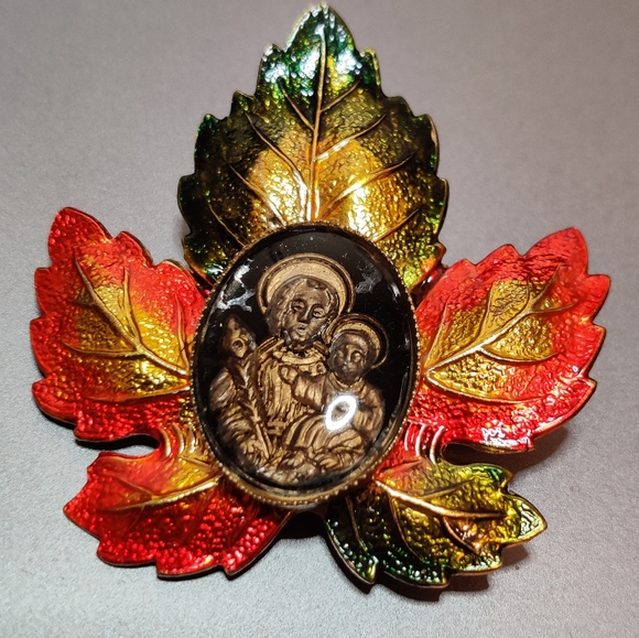 Vintage Leaf Lapel Pin w/St.Joseph medal - Picture 1 of 9